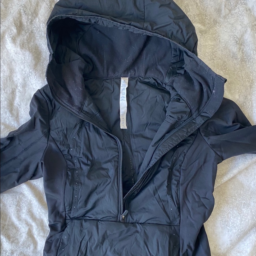 Lululemon 🍋🍋insulated/lined hoodie with pockets